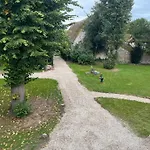 Pavillon Des Communs Bed and Breakfast 3*