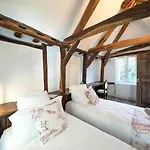 Pavillon Des Communs Bed and Breakfast Bornel