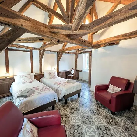 Pavillon Des Communs Bed & Breakfast 3*