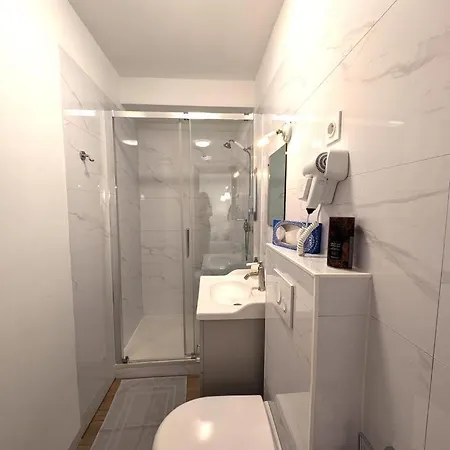 Pavillon Des Communs Bornel