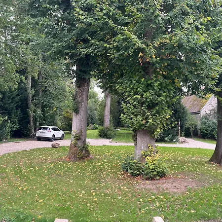 Pavillon Des Communs 3* Bornel