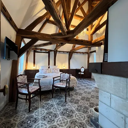 Pavillon Des Communs Bed & Breakfast 3*