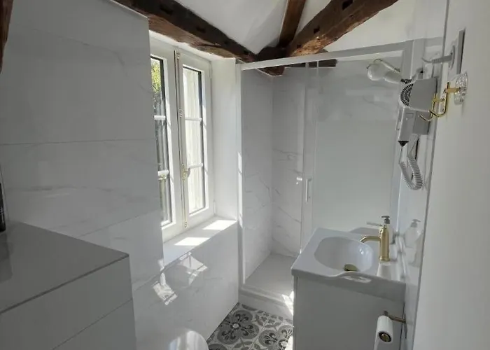 Pavillon Des Communs Bed & Breakfast Bornel