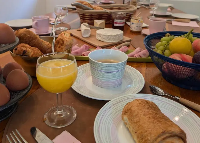 Pavillon Des Communs 3* Bornel