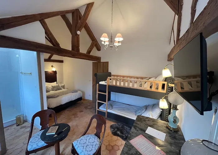 Pavillon Des Communs Bed & Breakfast 3*