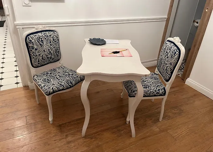 Pavillon Des Communs 3* Bornel